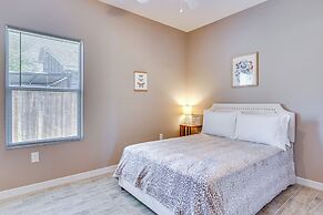 Pet-friendly Brownsville Apartment w/ Yard!