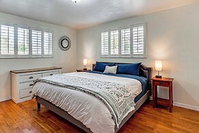 4 Mi to Olde Town Arvada! Dog-friendly Home, Yard
