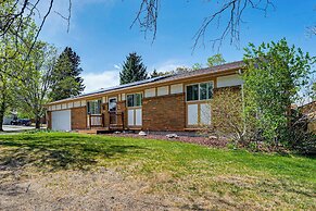4 Mi to Olde Town Arvada! Dog-friendly Home, Yard