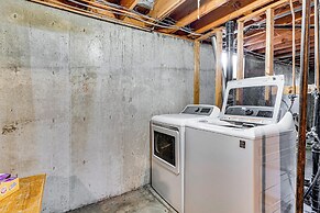 4 Mi to Olde Town Arvada! Dog-friendly Home, Yard