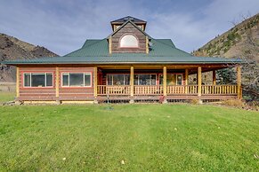 Salmon Vacation Rental w/ Mountain Views!