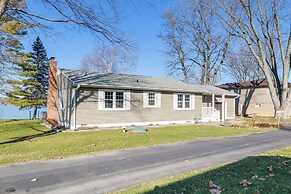Waterfront Home w/ Game Room: 4 Mi to Le Claire!