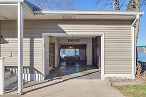 Waterfront Home w/ Game Room: 4 Mi to Le Claire!