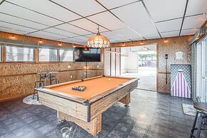 Waterfront Home w/ Game Room: 4 Mi to Le Claire!