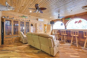 Salmon Vacation Rental w/ On-site River Access!