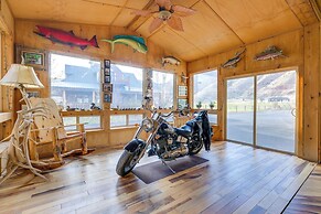 Salmon Vacation Rental w/ On-site River Access!