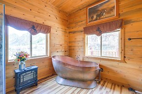 Salmon Vacation Rental w/ On-site River Access!