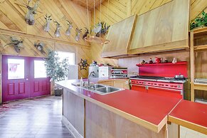 Salmon Vacation Rental w/ On-site River Access!