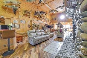 Salmon Vacation Rental w/ On-site River Access!