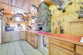 Salmon Vacation Rental w/ On-site River Access!