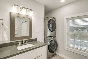 Bright & Modern Home: 2 Mi to Presque Isle Airport