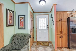 Cozy Home w/ Playground: Near Hunter Ski Resort!