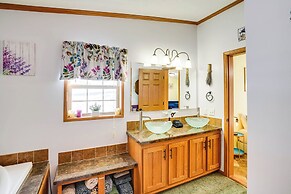 Cozy Home w/ Playground: Near Hunter Ski Resort!