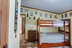 Cozy Home w/ Playground: Near Hunter Ski Resort!