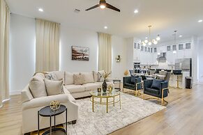 Houston Retreat w/ Balcony, 1 Mi to Toyota Center!