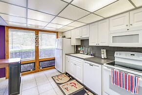 2 Mi to Rainbow Springs: Dunnellon Townhome