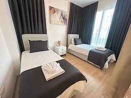 Four Seasons Life Official