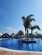 Four Seasons Life Official