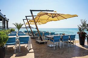 Four Seasons Life Official