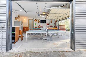 Lake Arbutus Cabin: Private Dock & Pontoon Rental!