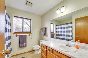 Downtown Delta Condo ~ 34 Mi to Black Canyon!