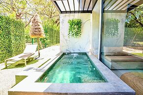 Epic Tamarindo Boutique Hotel