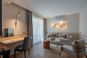 Oli Hotel And Suites