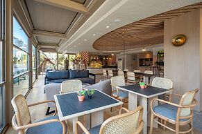 Oli Hotel And Suites