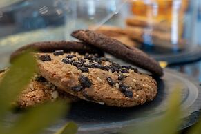 Oli Hotel And Suites