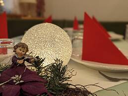 Room in Guest Room - Single Room in City Hotel in the Centre of Rastat