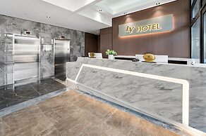 Ly New York Hotel
