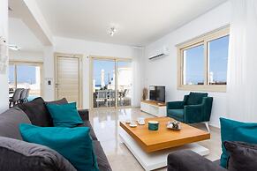 Villa Diana Seaside in Pomos