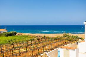 Villa Diana Seaside in Pomos