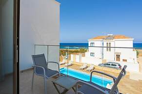 Villa Diana Seaside in Pomos