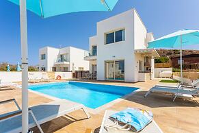 Villa Diana Seaside in Pomos