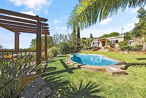 Villa Irene in Mexilhoeira Grande