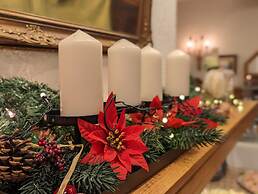 Room in Guest Room - City Hotel - Double Room 117