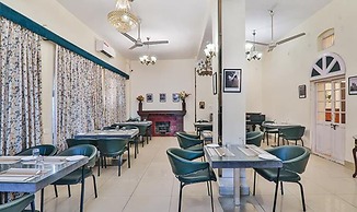 Fabhotel Sarovar Palace