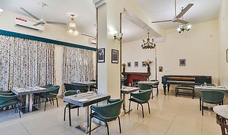 Fabhotel Sarovar Palace