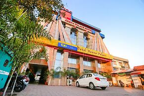 FabHotel Neena Palace