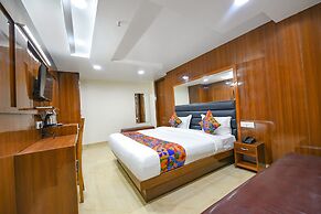 Fabhotel Mona International