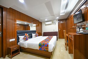 Fabhotel Mona International