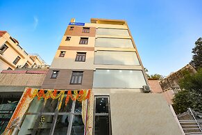 Fabhotel Mona International