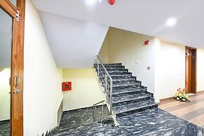 Fabhotel Mona International