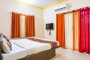 Fabhotel Twilight House