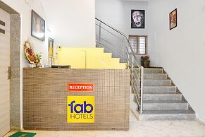 Fabhotel Twilight House