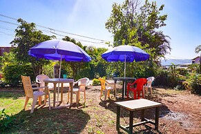 Fabhotel Twilight House