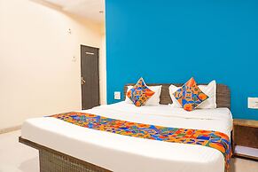 Fabhotel Twilight House