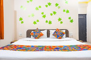 Fabhotel Twilight House