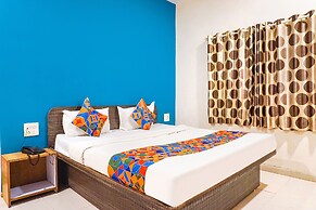 Fabhotel Twilight House